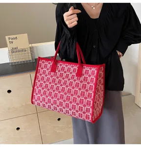 Red wedding tote bag with Chinese double happiness print, large capacity shoulder bag.