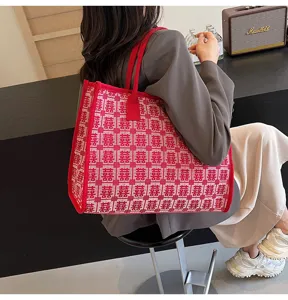 Red knitted wedding tote bag with double happiness pattern, large capacity bridal shoulder bag.