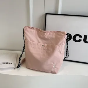 Minimalist Nylon Crossbody Bag Μεγάλη Χωρητικότητα Tote Bag Casual Commuter Shoulder Bag Με Μπροστινή Τσέπη Για Γυναίκες