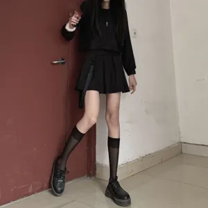 Conjunto de uniforme JK negro de estilo japonés con calcetines transparentes para mujer moda.