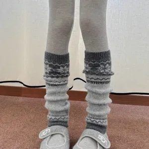 Grijs Fair Isle gebreide beenwarmers voor vrouwen, gezellige wintersokken voor laarzen.