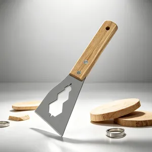 Dettaglio raschietto per stucco in acciaio inossidabile multifunzione con manico in legno