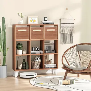 Moderne houten opbergkast met 9 vakken en stoffen opbergmanden voor thuisorganisatie.