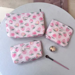 Set di borse per cosmetici con stampa di fragole rosa, grande capacita borsa per trucchi.