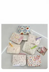 Cute floral print cosmetic pouch portable canvas makeup bag daily storage pouch for women