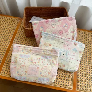 Pastoral cute rabbit plaid makeup bag, multi-functional travel cosmetic storage pouch for girls