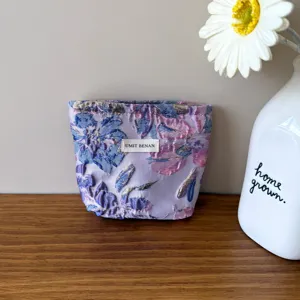 Borsa cosmetica jacquard floreale viola chiaro stile vintage custodia portaoggetti con cerniera.