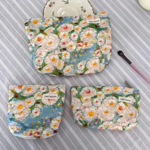 Oil painting floral cosmetic bag set, portable zipper makeup pouch for travel and daily storage.