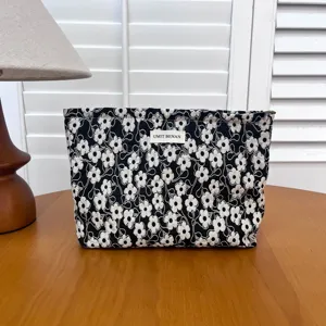 Black And White Floral Cosmetic Bag Large Capacity Portable Makeup Pouch Travel Toiletry Organizer Storage Bag