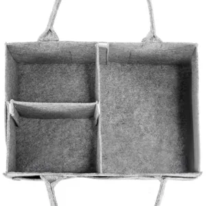 Organisateur de sac à langer en feutre gris avec compartiments intérieurs et poignées solides.