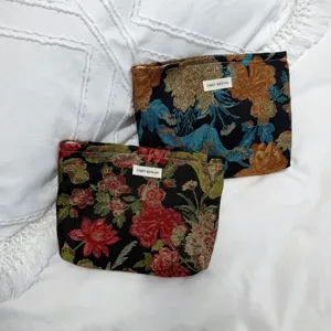Vintage floral jacquard cosmetic bag women Chinese style clutch travel makeup pouch wash bag
