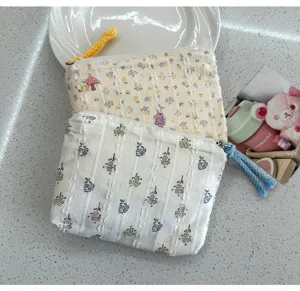 Floral fabric zipper pouch portable makeup bag cute cosmetic purse for women daily storage