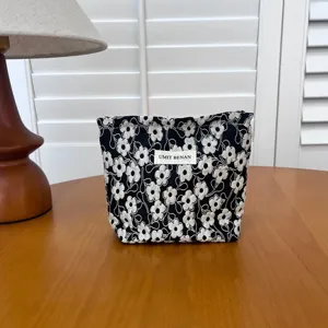 Black 3D floral makeup bag large capacity skincare storage pouch portable cosmetic bag