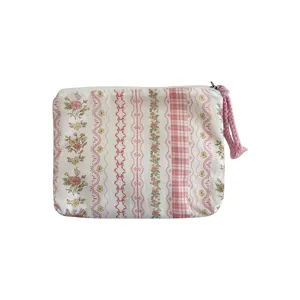 Floral cotton coin purse portable makeup storage bag mini pouch with zipper for daily use.