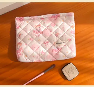Quilted pink cartoon print makeup bag, portable travel zipper storage cosmetic pouch for women.
