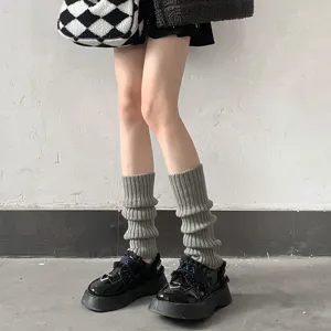 Graue Strick Beinlinge für Damen, süßer japanischer Lolita JK Socken Detail Shot.