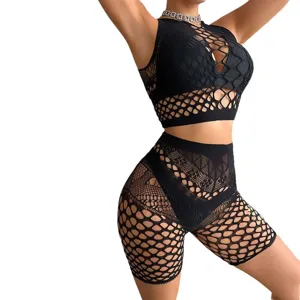 Conjunto sexy de dos piezas de rejilla negra crop top y pantalones cortos lencería.