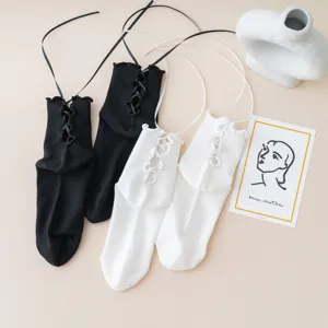 Damen senkrecht gestreifte Socken mit süßem Schleifenband hinten Schleife süße Mode