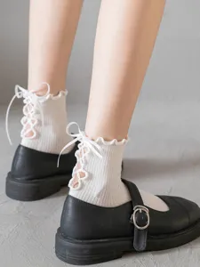 Japanische süße Rüschen Schleife Schnürung Wadenstrümpfe Damen weiße vertikale Streifen Socken