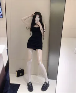 Collants jarretelles ajourés sexy ensemble robe noire tenue esthétique sombre pour femmes.