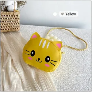 Vista detallada del bonito bolso cruzado de cuero PU de gato amarillo para niños, primer plano.