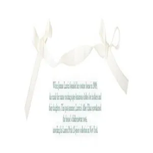 Vue détaillée du nœud de ruban blanc doux avec texte de marque, style élégant pour tenue mignonne.