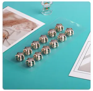 Goldene Stern Magnet-Schalclips, starke magnetische Hijab-Nadeln, blendfreie Brosche.
