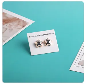 Roségoldene Stern Hijab Magnete Detailansicht, sicherer magnetischer Schalclip für Damen.