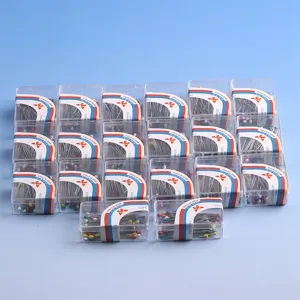Alfileres de colores con punta de acero en cajas transparentes ideales para coser.