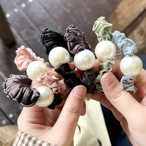 Chouchou en Satin avec Perle Élégant Élastique Plissé Attache Queue de Cheval Accessoires de Coiffure pour Femmes
