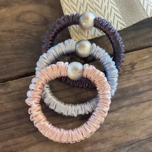 Chouchous en satin avec grandes perles, élastiques élégants pour cheveux de femmes, haute élasticité.