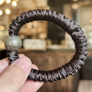 Élégant chouchou en satin avec perle dégradée, accessoire de cheveux élastique pour femmes.