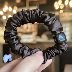 Chouchou en satin marron foncé style coréen avec perle carrée, élastique élégant pour cheveux.