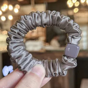 Grand chouchou de cheveux en satin style coréen avec accent carré élastique élégant
