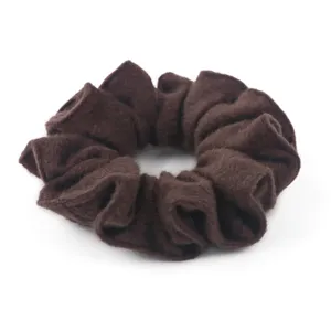 Elastico per capelli in feltro di lana marrone da donna, raffinato accessorio per coda.