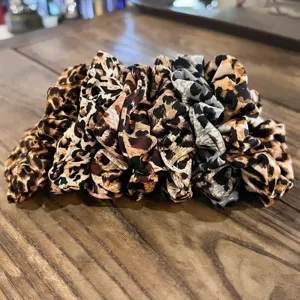Leopard print hair scrunchies set fluffy elastic hair ties stylish ponytail holder for women.