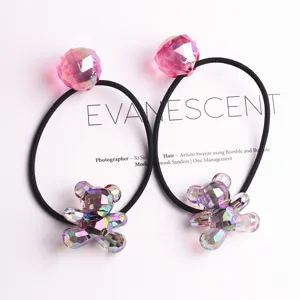 Chouchous de cheveux ours en cristal coloré style coréen avec des élastiques noirs résistants.