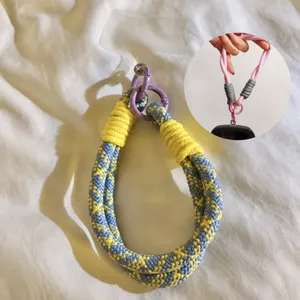 Dragonne de téléphone tissée courte lanière à main nylon multifonctionnelle breloque cordon femmes