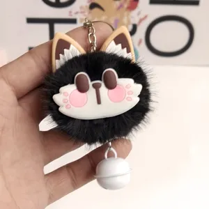 Portachiavi gatto in peluche soffice con ponpon di pelliccia sintetica e campanella bianca.
