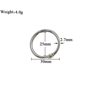 Vue détaillée de l'anneau de reliure en métal avec spécifications de dimensions.