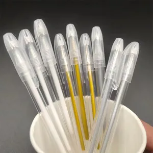 Set di penne gel evidenziatori argento e oro per arte, design e cancelleria scolastica.