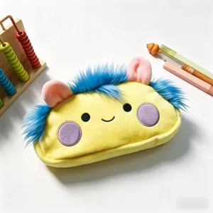 Trousse à crayons monstre moelleuse et mignonne en tissu peluche doux avec grande capacité.
