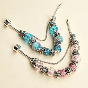 Bracciale con charms in vetro fai-da-te in stile retrò europeo con strass e fiori brillanti.