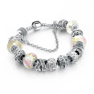 Europäisches DIY-Charm-Armband mit versilberter Schlangenkette, bunten Kristallglasperlen und funkelnden Strasssteinen als Schmuckgeschenk