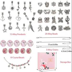 Vista detallada del juego de pulseras de abalorios rosas DIY con cuentas de aleación y caja de regalo.