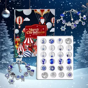 Weihnachts DIY Charm Armband Set mit blauen Kristall Schneeflocke Stern Anhängern in Box.