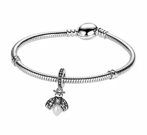 Zilveren slangenketting armband met schattige bijen hanger en parel voor DIY sieraden maken.