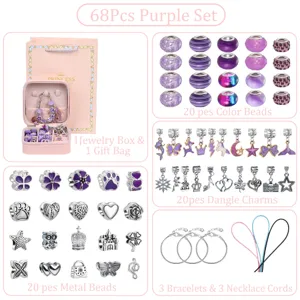 Detailansicht des violetten DIY-Charm-Armband-Sets mit 68 Teilen, Perlen, Anhängern und Box.