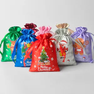 Sacchetti regalo di Natale colorati in raso con coulisse, buste per caramelle per feste.
