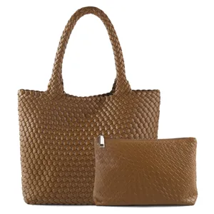 Grand grand sac cabas tressé en cuir marron avec pochette, sac à main élégant de luxe.
